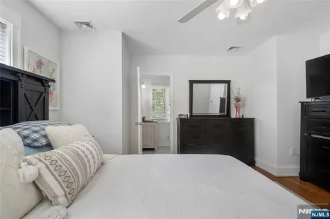 5 75th Street North Bergen NJ 07047
