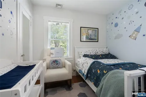 5 75th Street North Bergen NJ 07047