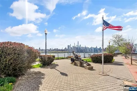 5 75th Street North Bergen NJ 07047