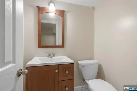 5 75th Street North Bergen NJ 07047