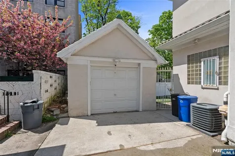 5 75th Street North Bergen NJ 07047