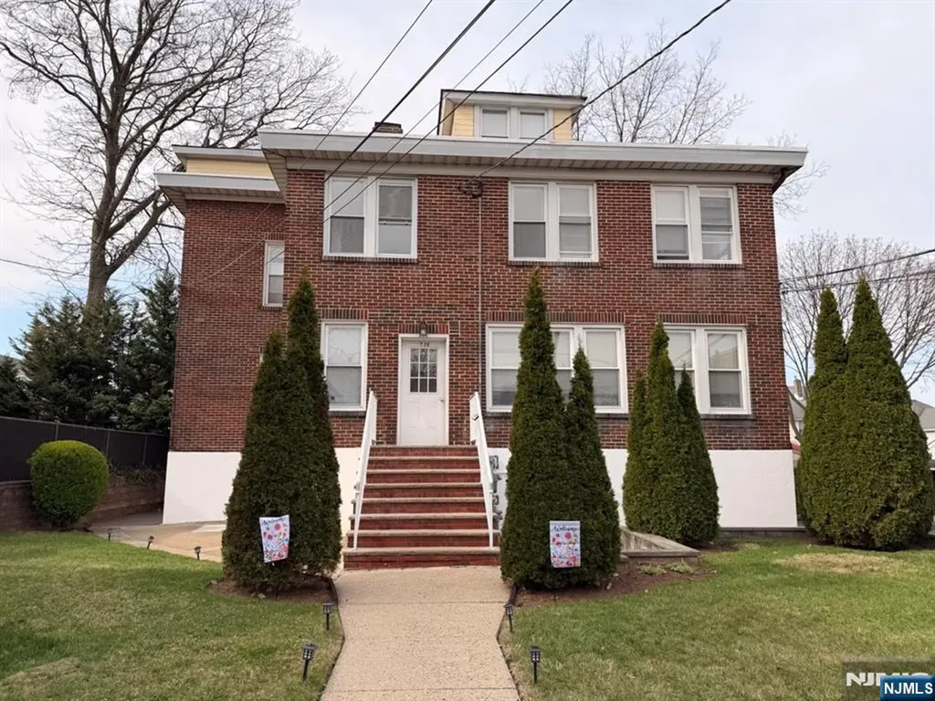 536 Lake Avenue Lyndhurst NJ 07071