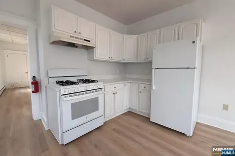 536 Lake Avenue Lyndhurst NJ 07071