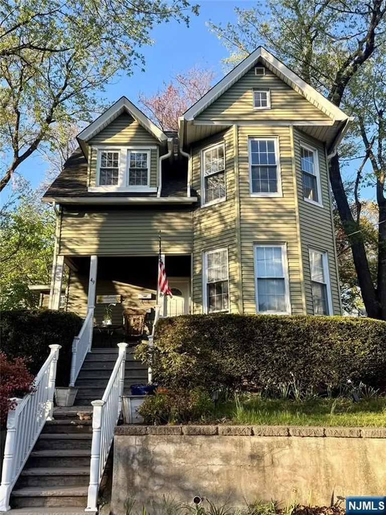 49 Passaic Avenue Rutherford NJ 07070