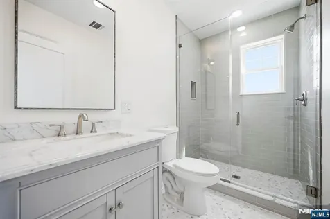 31 Ridgeview Avenue West Orange NJ 07052