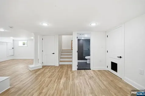 31 Ridgeview Avenue West Orange NJ 07052