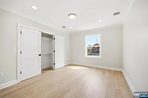 31 Ridgeview Avenue West Orange NJ 07052