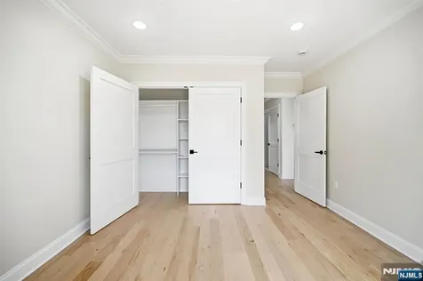 31 Ridgeview Avenue West Orange NJ 07052