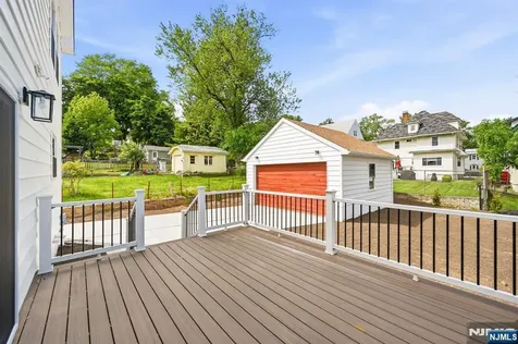 31 Ridgeview Avenue West Orange NJ 07052