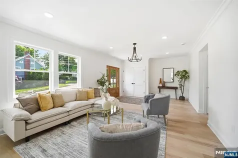 31 Ridgeview Avenue West Orange NJ 07052