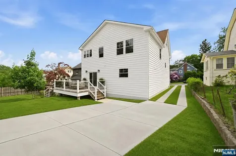 31 Ridgeview Avenue West Orange NJ 07052