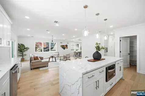 31 Ridgeview Avenue West Orange NJ 07052