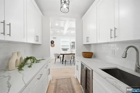 31 Ridgeview Avenue West Orange NJ 07052