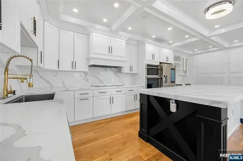 1080 River Road Edgewater NJ 07020