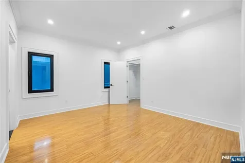 1080 River Road Edgewater NJ 07020