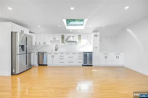 1080 River Road Edgewater NJ 07020
