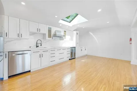 1080 River Road Edgewater NJ 07020