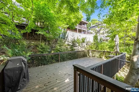 1080 River Road Edgewater NJ 07020
