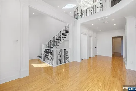 1080 River Road Edgewater NJ 07020