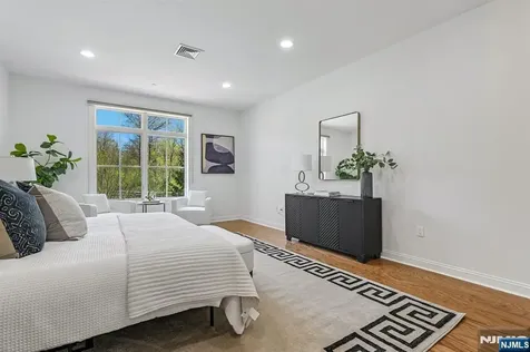 211 Metzger Drive West Orange NJ 07052