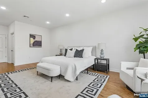 211 Metzger Drive West Orange NJ 07052