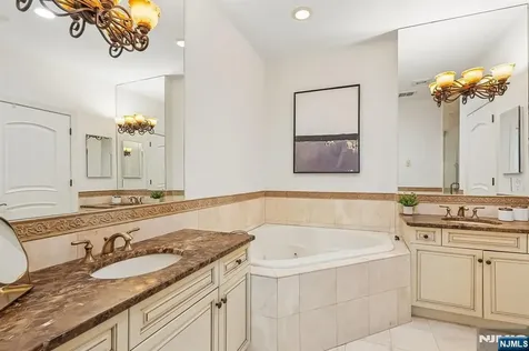 211 Metzger Drive West Orange NJ 07052