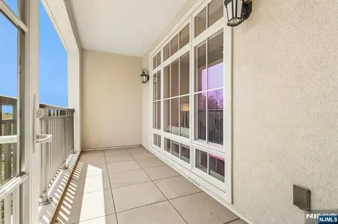 211 Metzger Drive West Orange NJ 07052