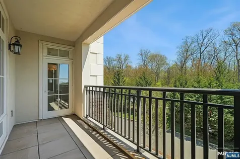 211 Metzger Drive West Orange NJ 07052