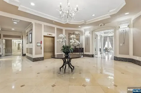 211 Metzger Drive West Orange NJ 07052