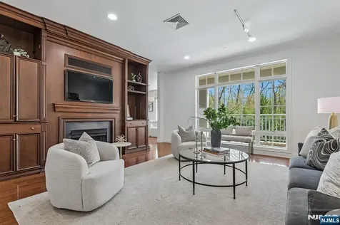 211 Metzger Drive West Orange NJ 07052