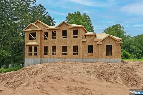 760 Pascack Road Twp Of Washington NJ 07676