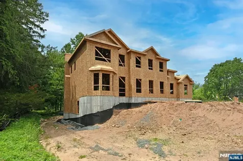 760 Pascack Road Twp Of Washington NJ 07676