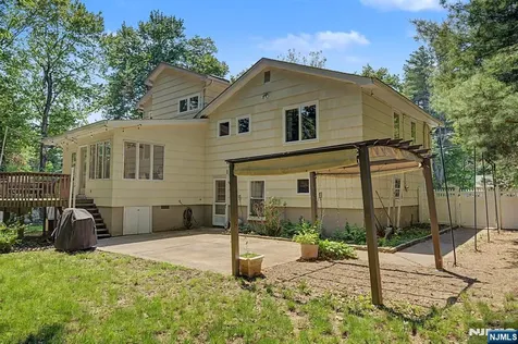 91 Greenbrook Place Park Ridge NJ 07656