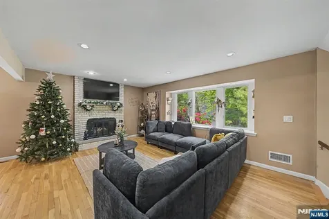 91 Greenbrook Place Park Ridge NJ 07656