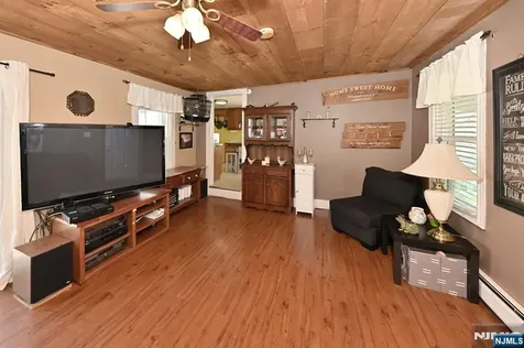 28 Makemoney Avenue Wanaque NJ 07420