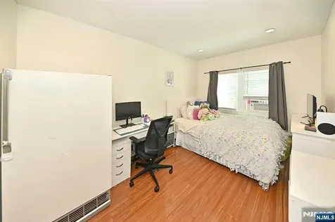 28 Makemoney Avenue Wanaque NJ 07420