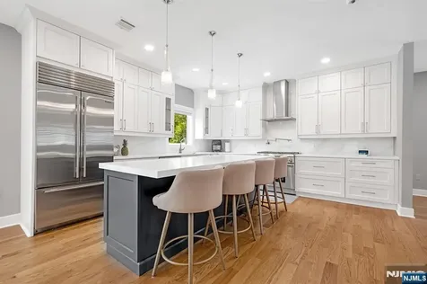 230 Park Avenue Teaneck NJ 07666