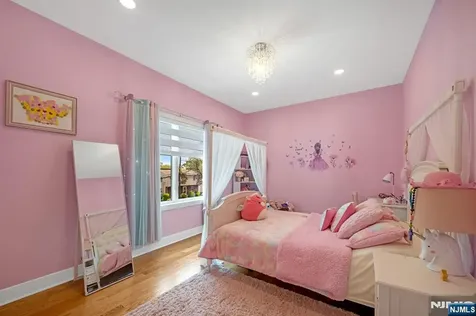 230 Park Avenue Teaneck NJ 07666