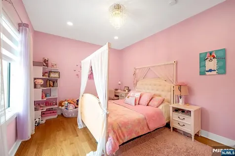 230 Park Avenue Teaneck NJ 07666
