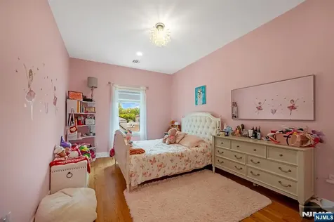 230 Park Avenue Teaneck NJ 07666