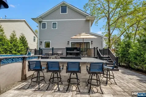 230 Park Avenue Teaneck NJ 07666