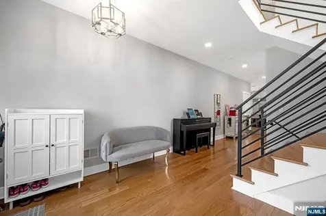 230 Park Avenue Teaneck NJ 07666