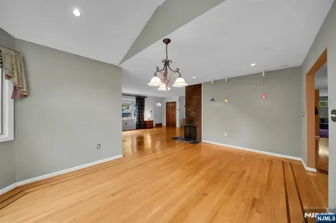 165 Busteed Drive Midland Park NJ 07432