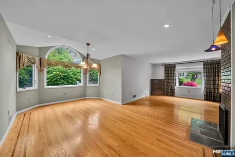 165 Busteed Drive Midland Park NJ 07432