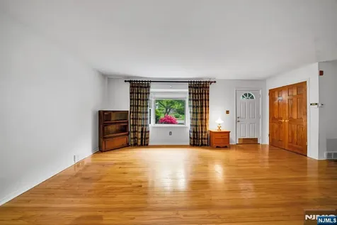 165 Busteed Drive Midland Park NJ 07432