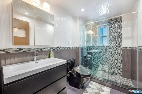 30 Elm Street Dumont NJ 07628