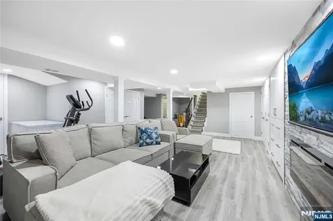 30 Elm Street Dumont NJ 07628