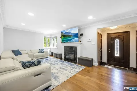 30 Elm Street Dumont NJ 07628