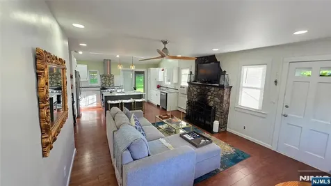 37 Grandview Avenue Jefferson Township NJ 07460