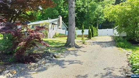 37 Grandview Avenue Jefferson Township NJ 07460